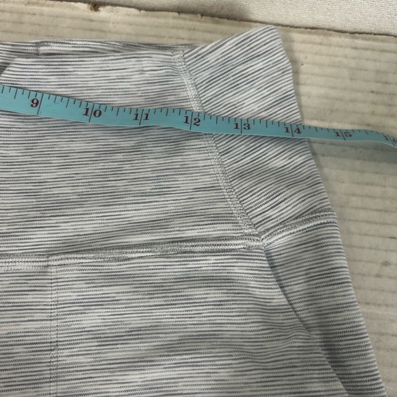 Lululemon Athletica Light Gray white High Rise Wide-Leg Yoga Workout Pants SZ 8 - Picture 8 of 12